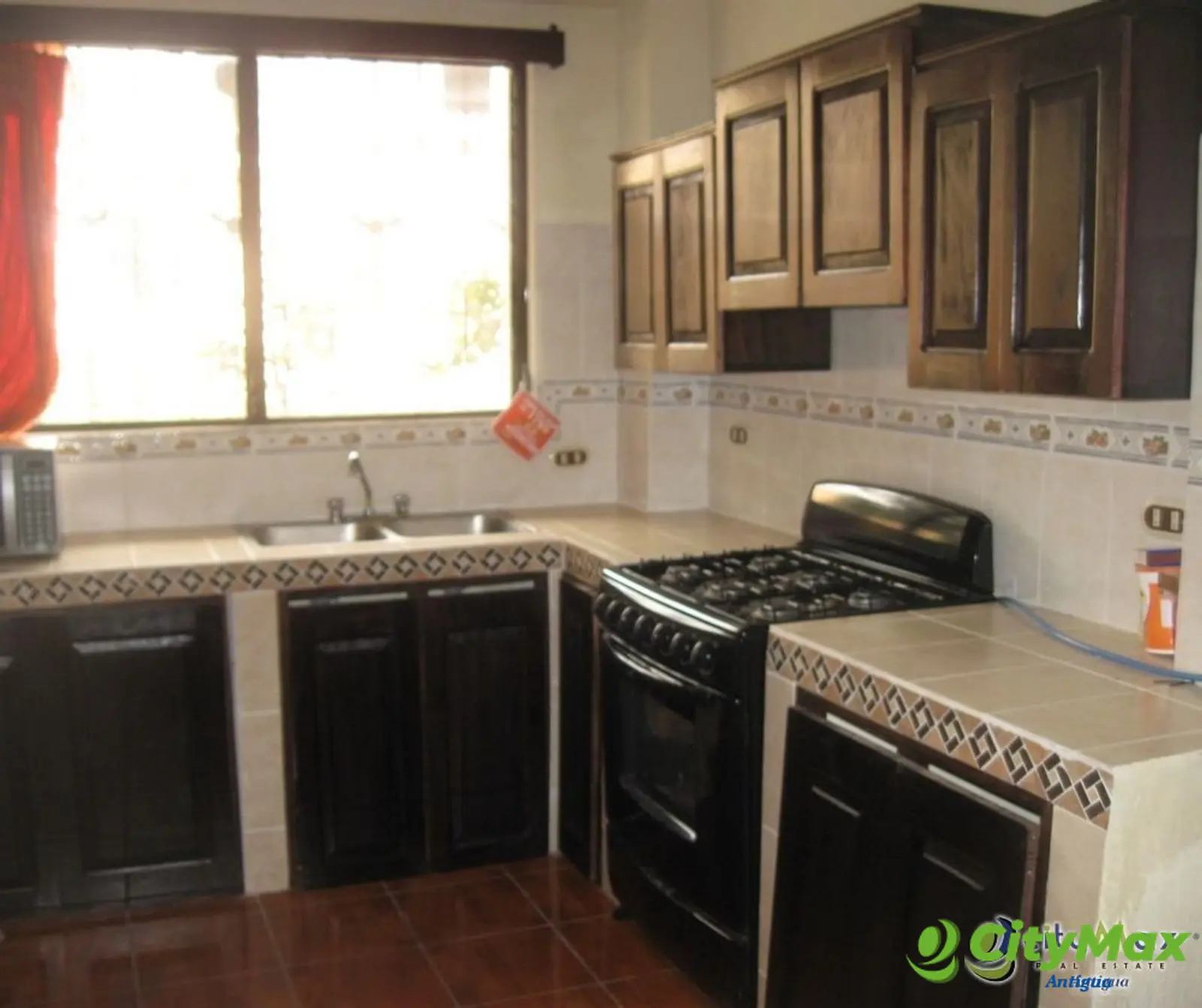 CASA EN CONDOMINIO SAN LUCAS SACATEPÉQUEZ - foto 2