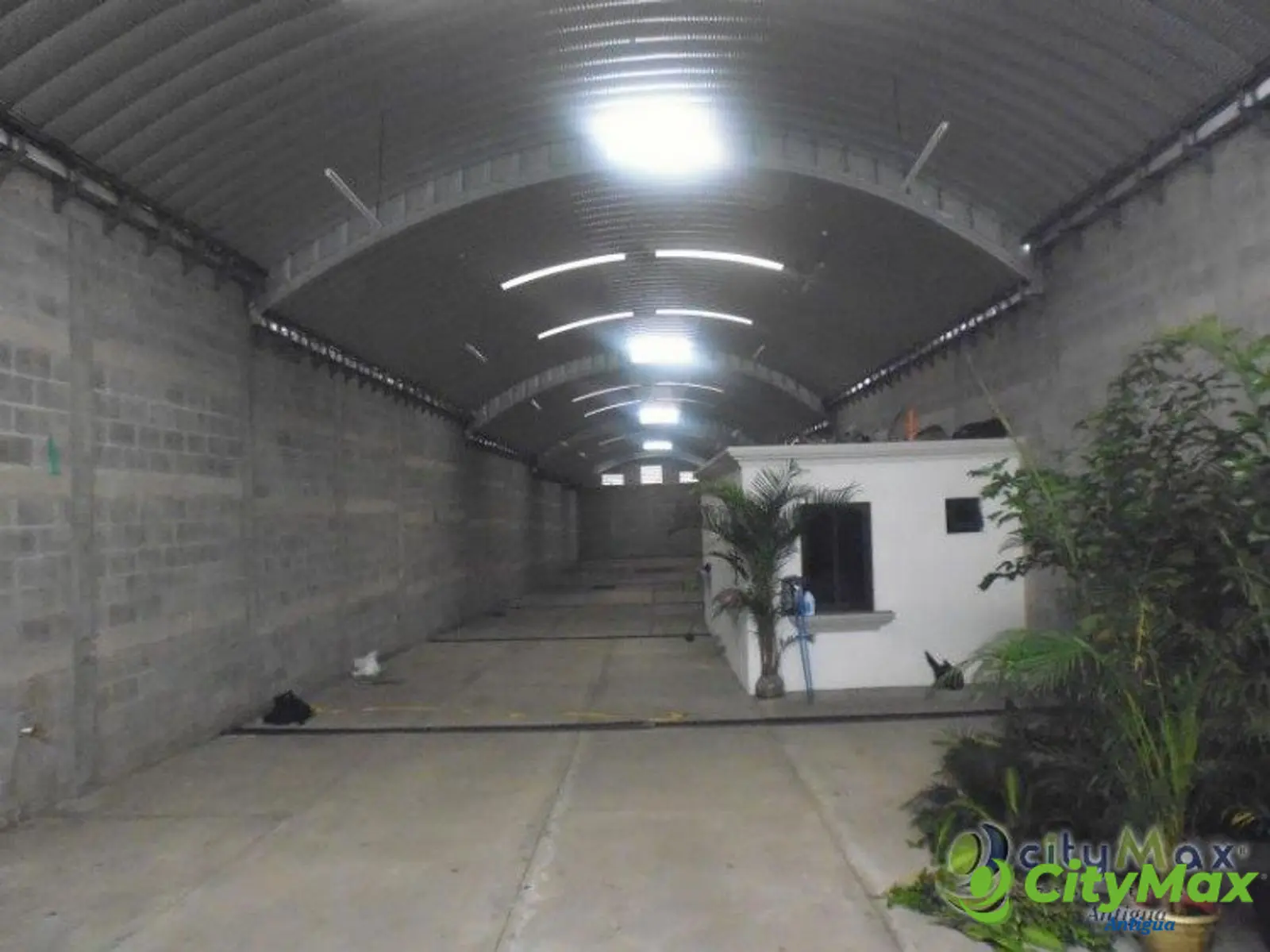 Bodega en venta a orilla de carretera en Alotenango - foto 5
