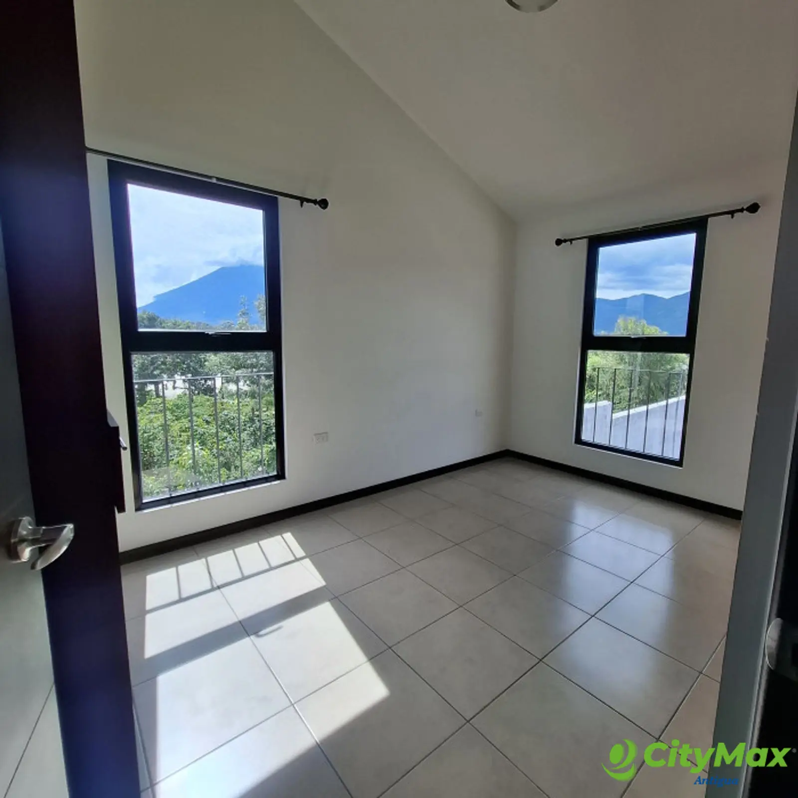 Casa en renta en residencial Senderos del comendador 2 - foto 6