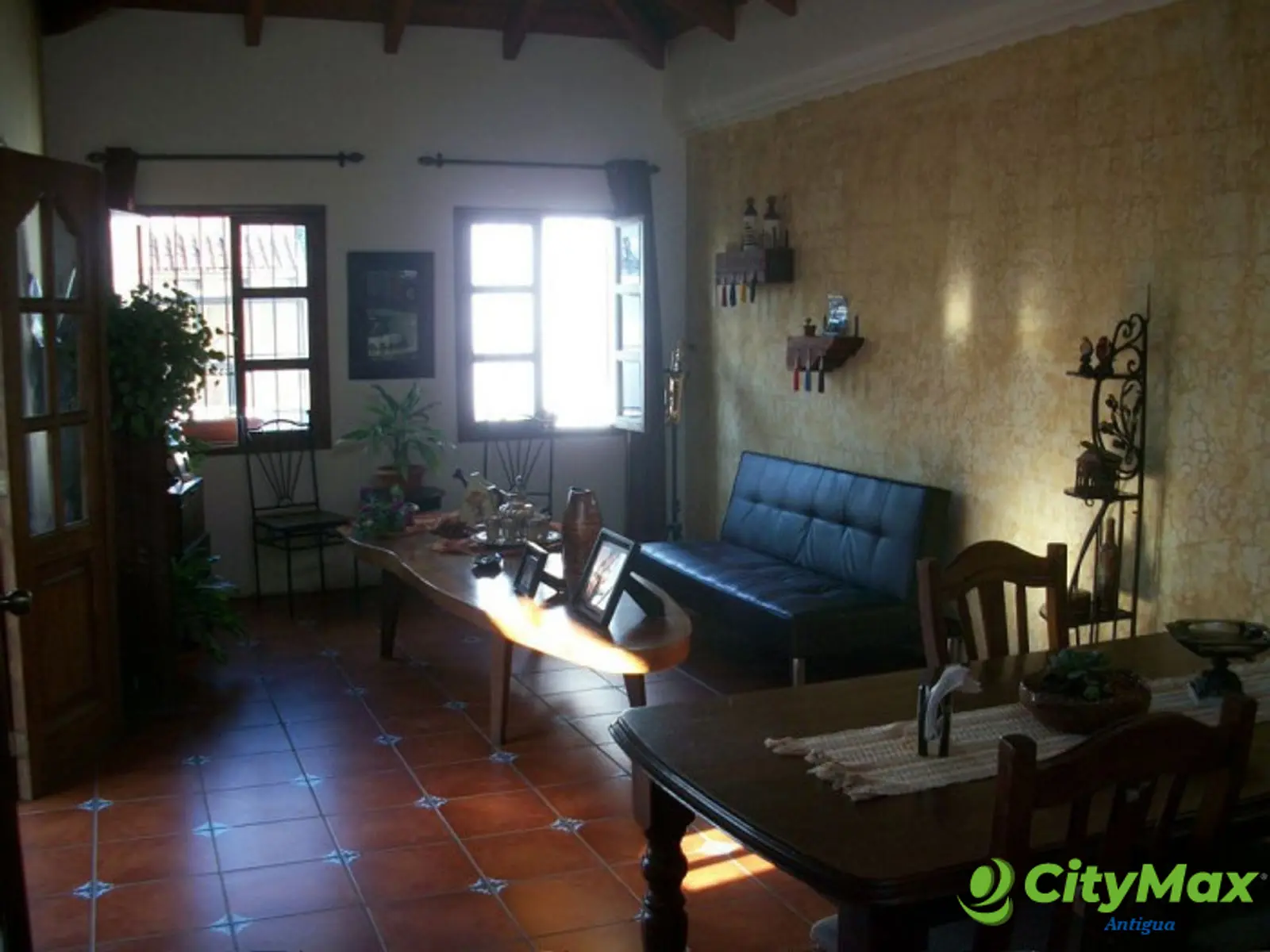 SE vende casa cercana a La Antigua Guatemala - foto 2