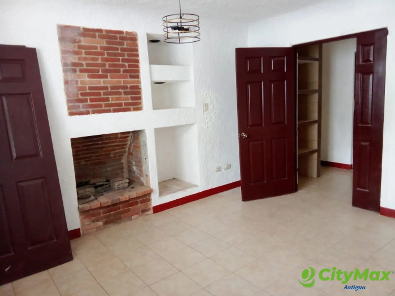 Amplia Casa en Venta en Las Hojarascas, Mixco - foto 2