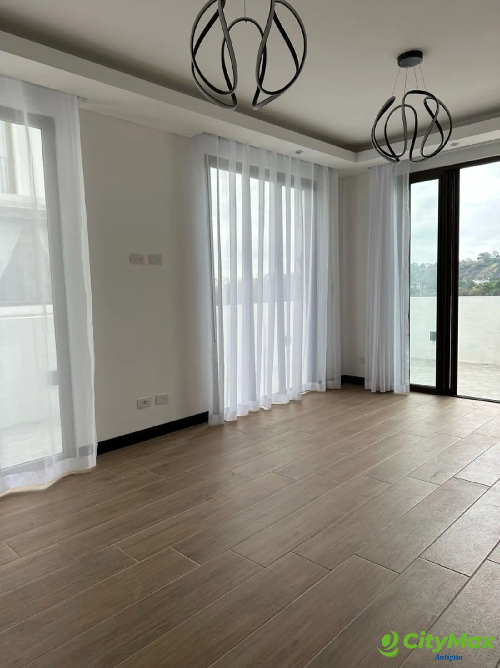 Descubre el lujo en Lirios de Cayalá 3! - foto 17