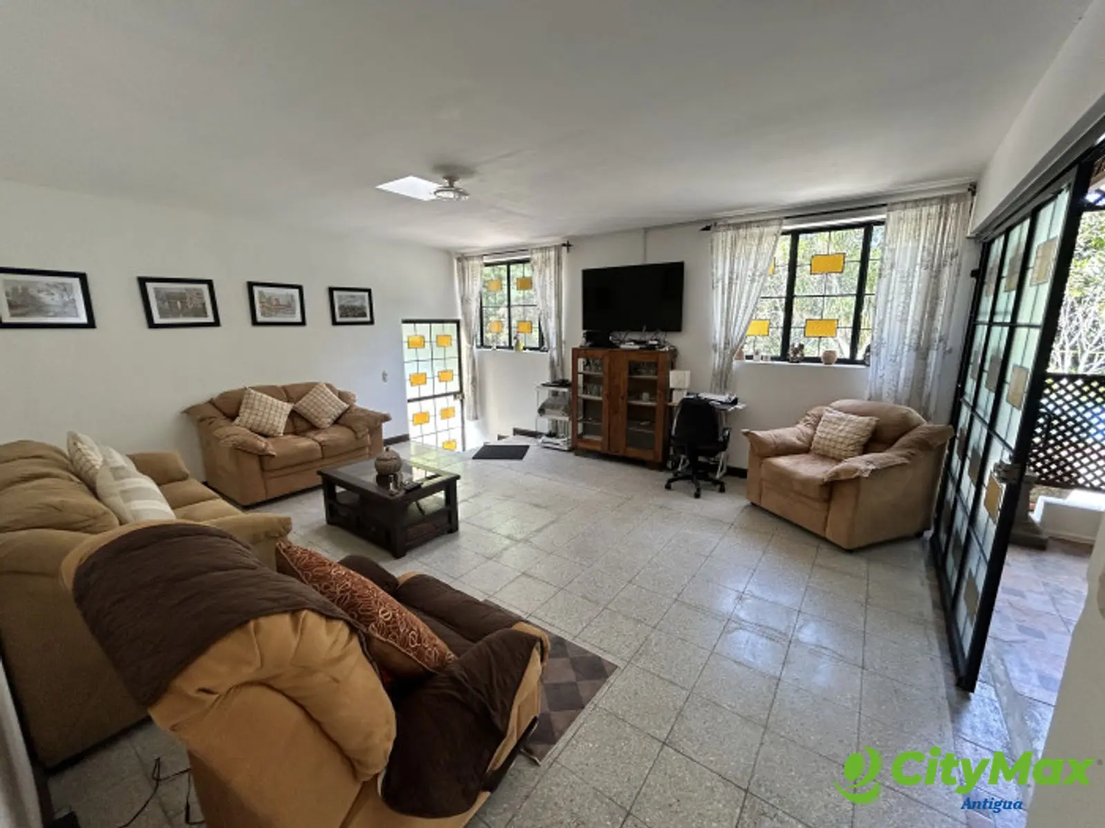 Casa en Venta en San Lucas con Amplio Jardín Privado - foto 9