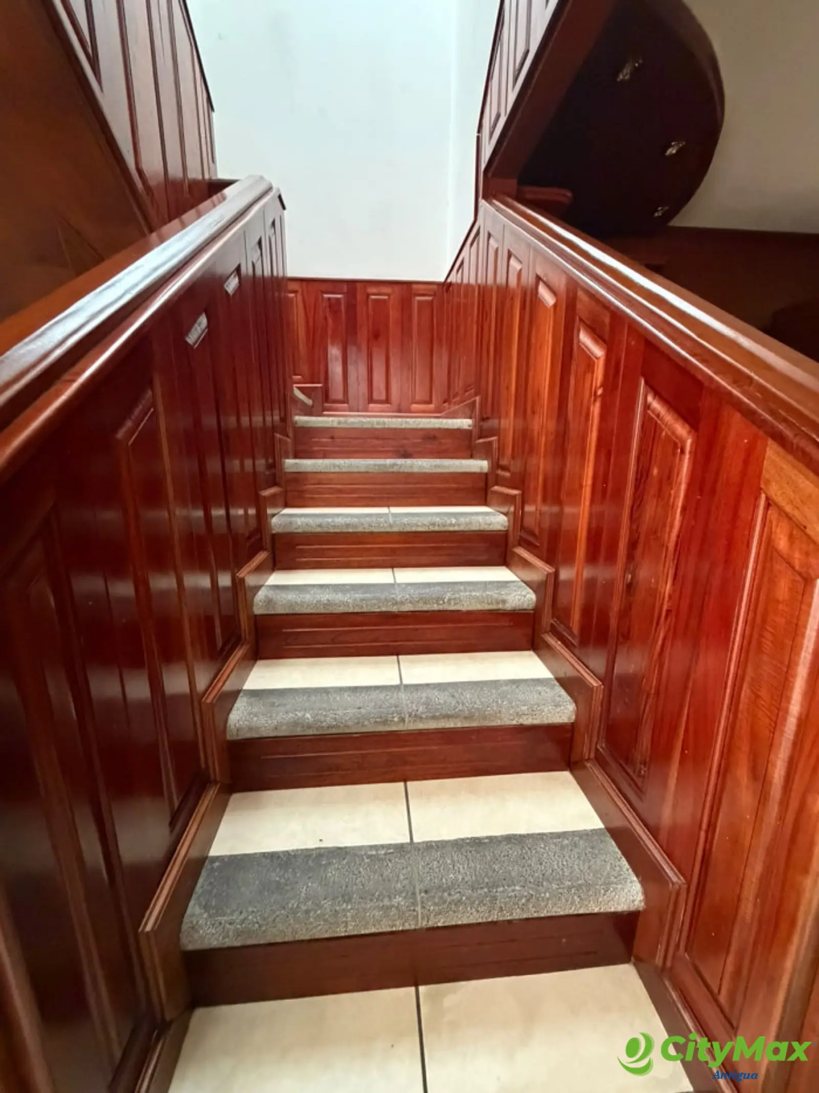 CASA RESIDENCIAL EN VENTA EN ZONA 11 LAS CHARCAS - foto 7