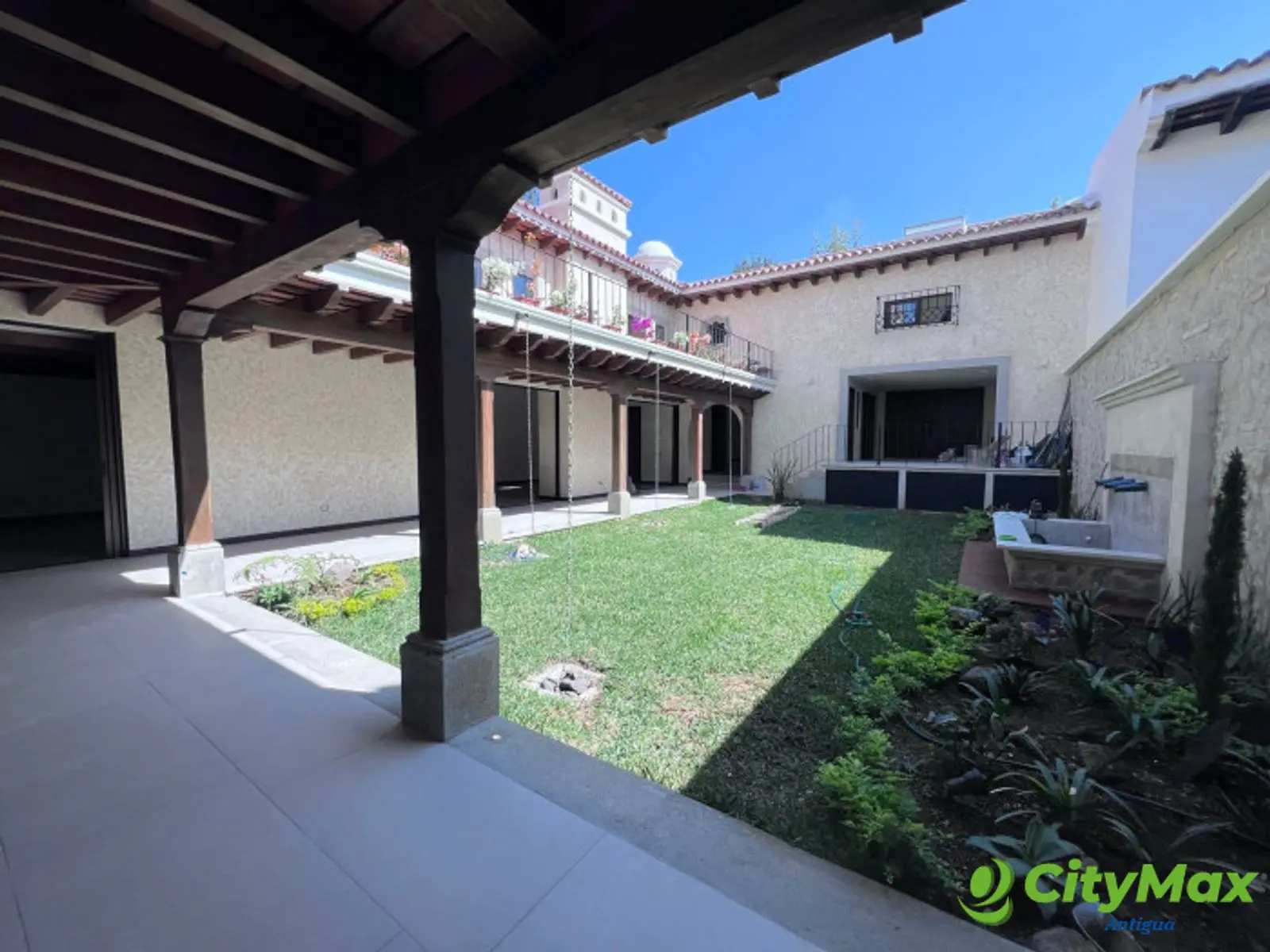 Amplia casa en venta en Condado del Obispo - foto 12