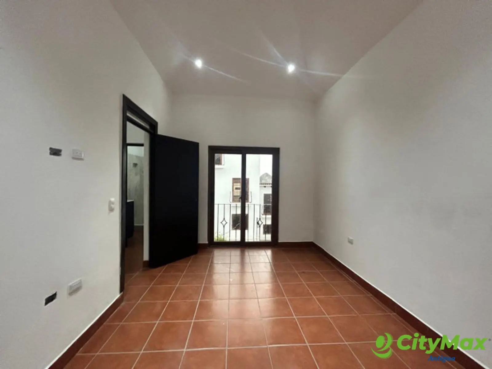 En venta casa nueva en Hacienda Malaga cerca Antigua Gt - foto 9