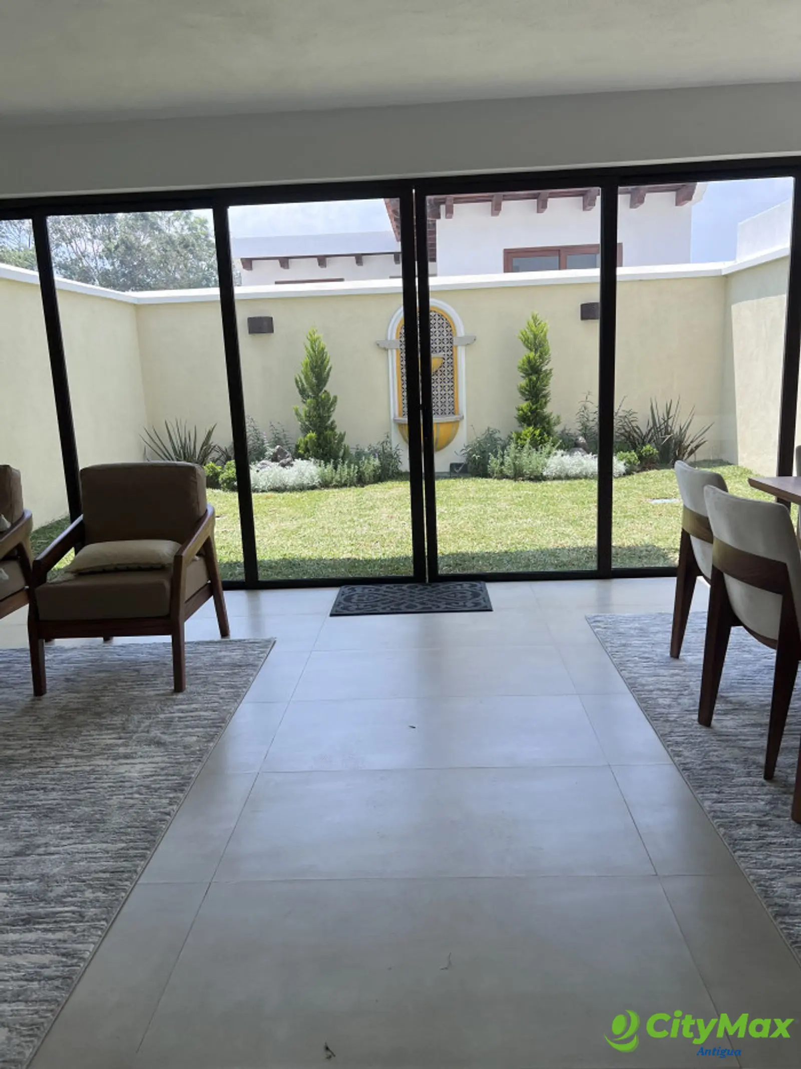 Hermosa Casa En Venta en Franciscanos Antigua Guatemala - foto 5