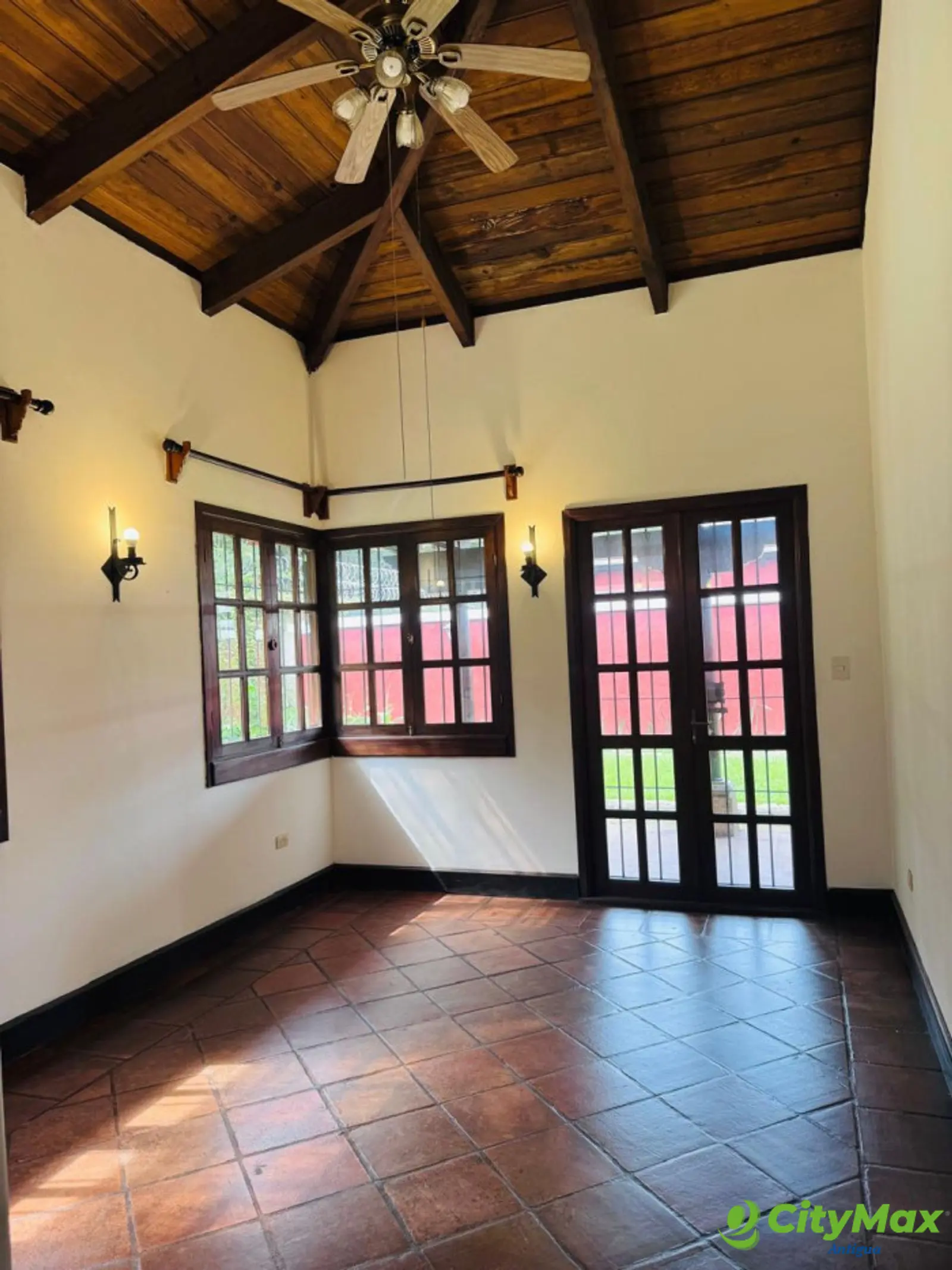 En Venta casa amplia con Jardin en Antigua Guatemala - foto 15