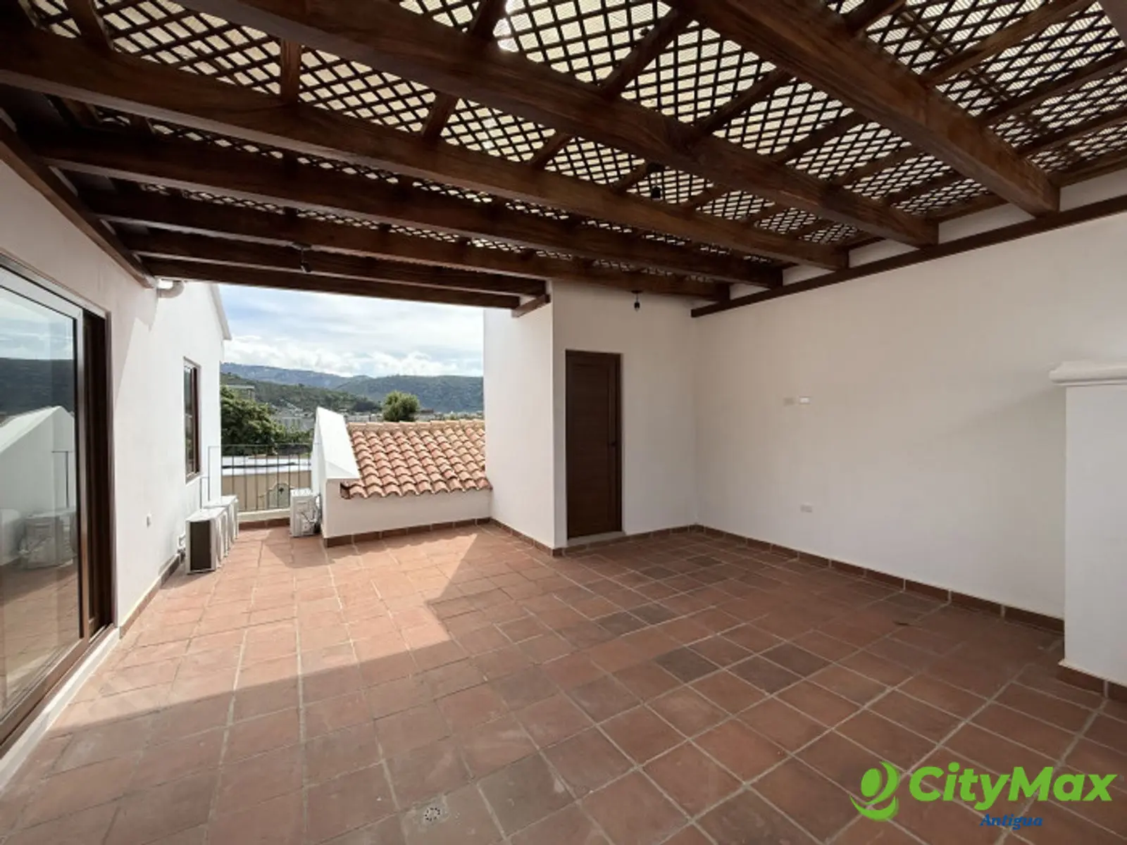Venta de Casa  Moderna en Condominio San Miguel Dueñas  - foto 13