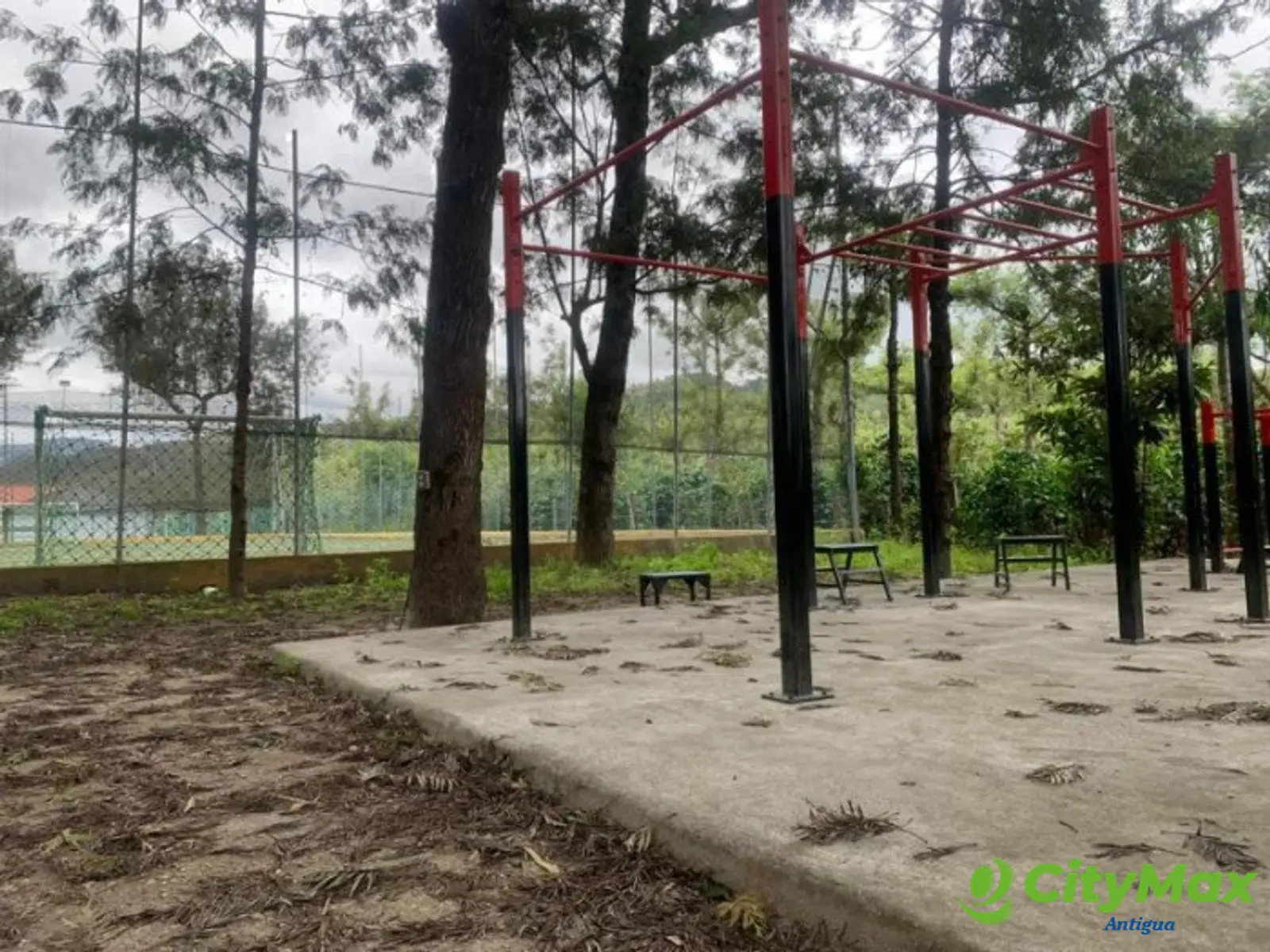 CityMax Antigua renta local en complejo comercial!! - foto 3