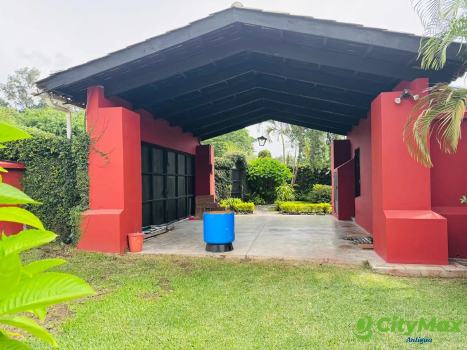 En Venta casa amplia con Jardin en Antigua Guatemala - foto 17