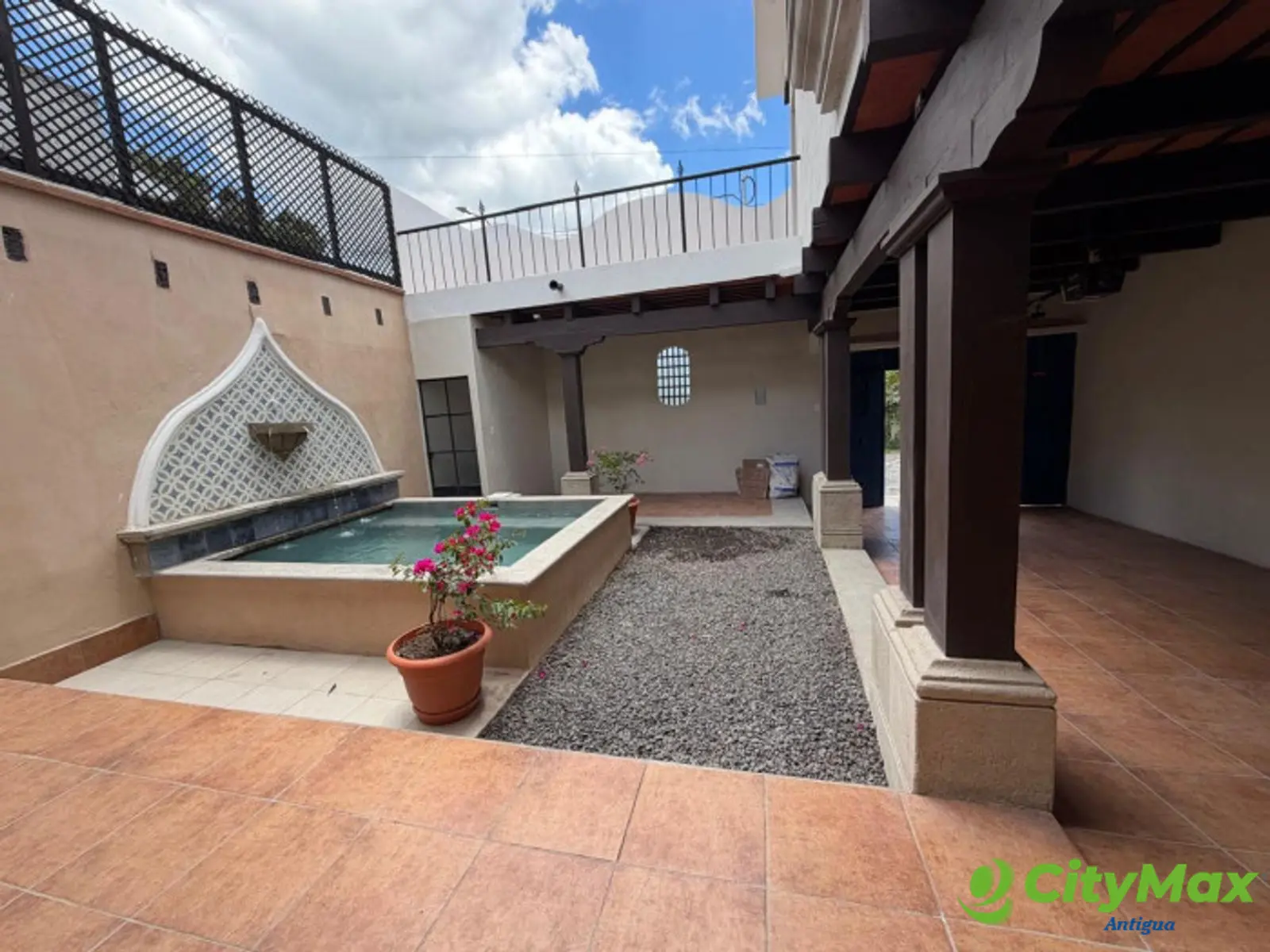 En venta casa en Antigua Guatemala - foto 2