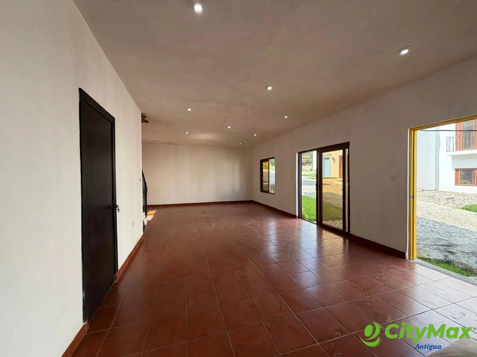En venta casa de 4 dormitorios muy cerca de Antigua Gt - foto 3