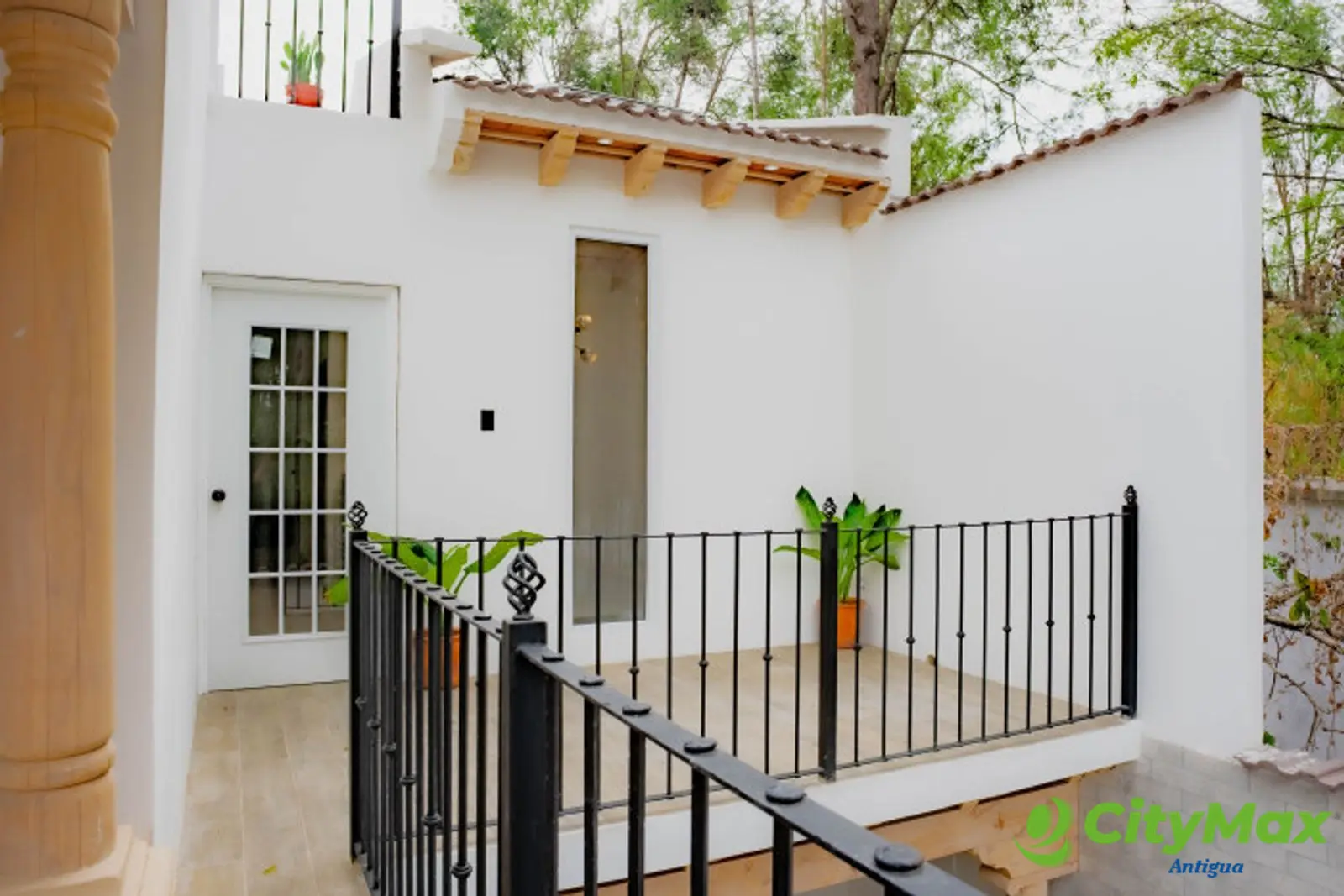 En venta Casa de diseño en Antigua Gardens, Alotenango - foto 14