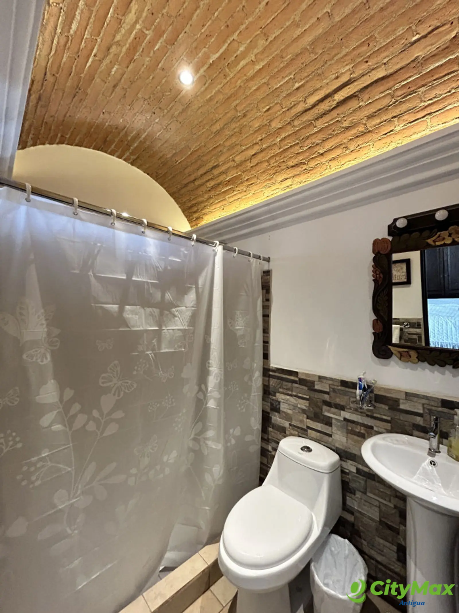 SE vende casa cercana a La Antigua Guatemala - foto 6
