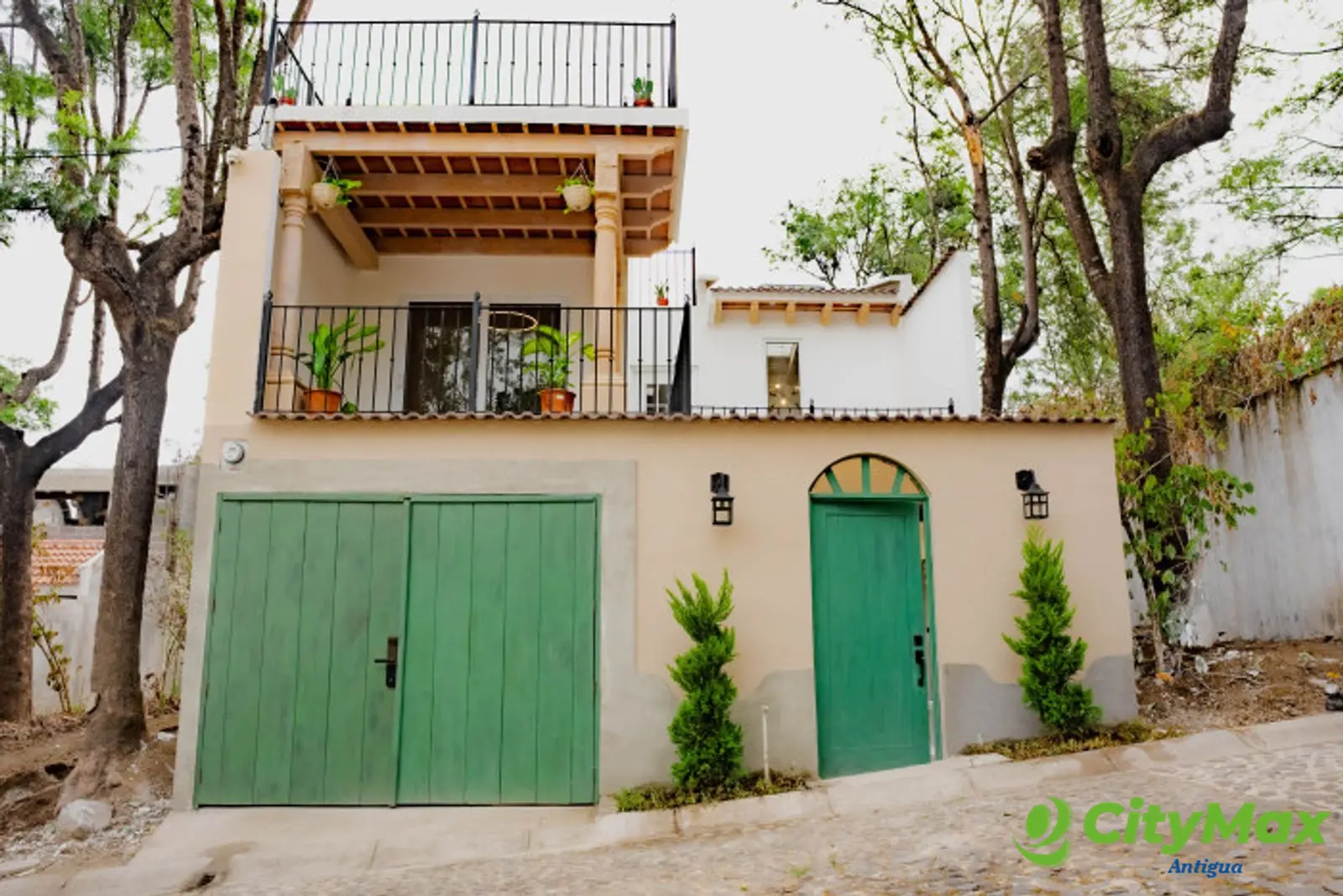 En venta Casa de diseño en Antigua Gardens, Alotenango - foto 18