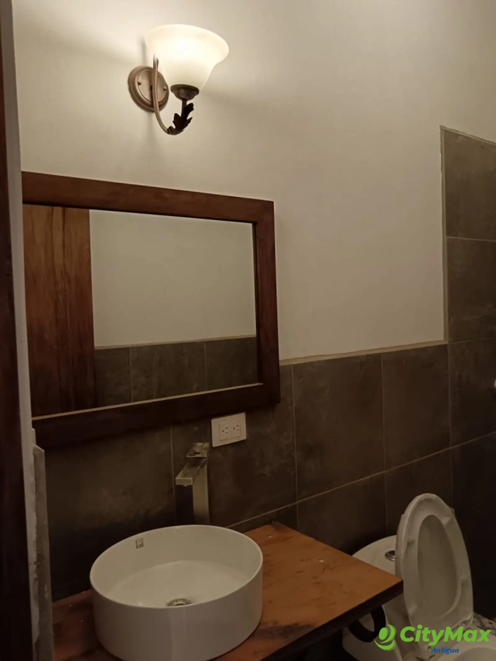 Casa en venta en Antigua Gardens  - foto 4