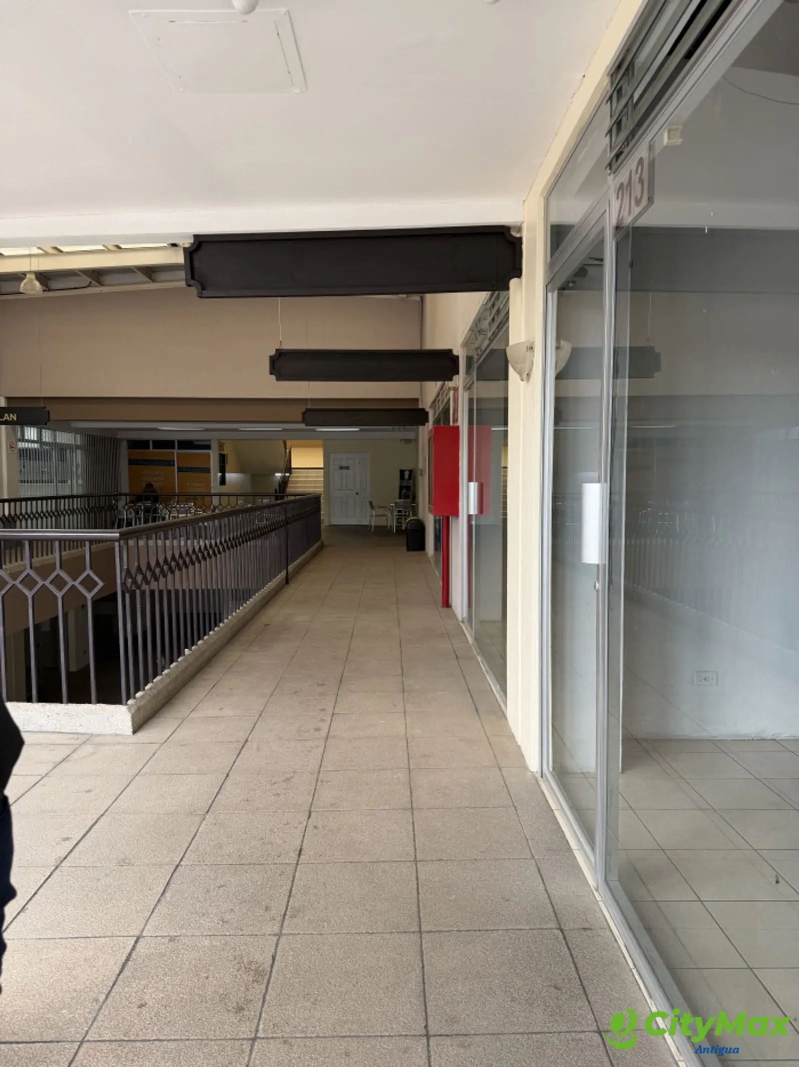 LOCAL COMERCIAL EN RENTA EN SAN LUCAS SACATEPEQUEZ - foto 5