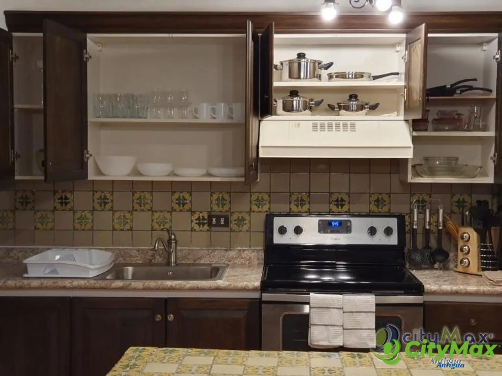 Se renta apartamento amueblado en el casco de Antigua G - foto 3