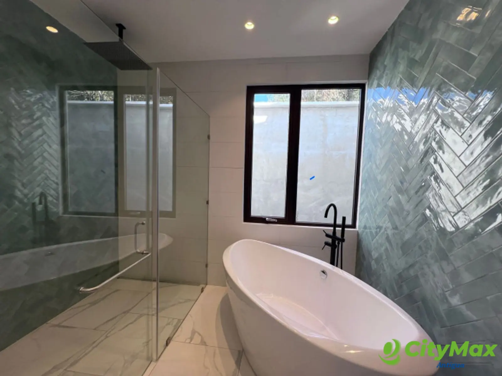 Amplia casa en venta en Condado del Obispo - foto 16