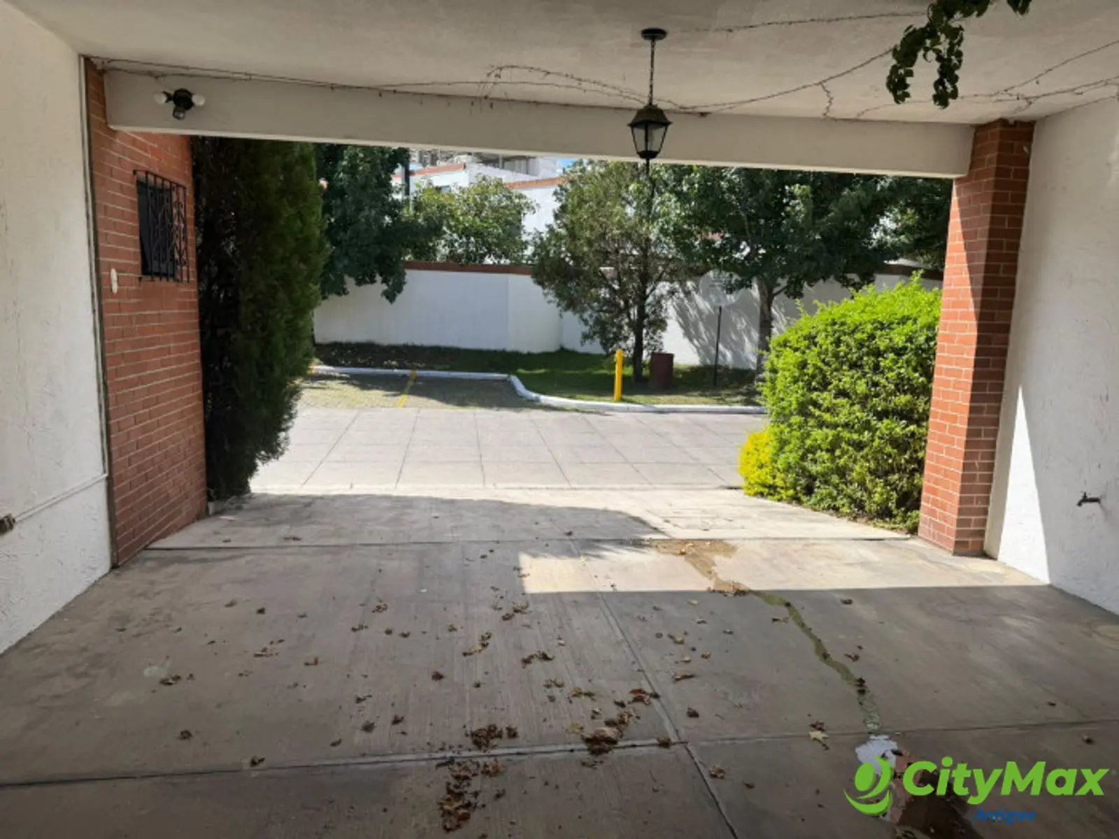 CASA RESIDENCIAL EN VENTA EN ZONA 11 LAS CHARCAS - foto 3