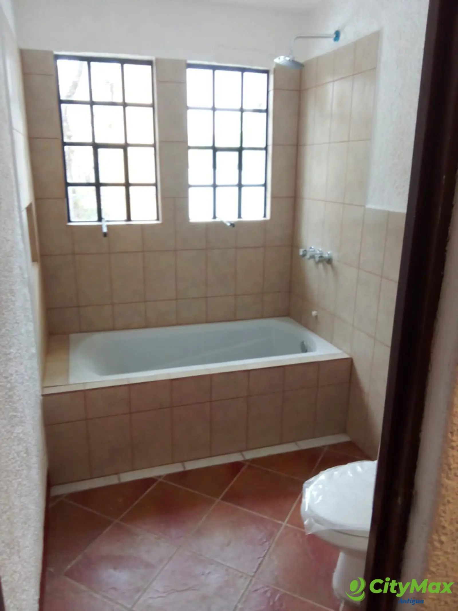 Amplia Casa en Venta en Las Hojarascas, Mixco - foto 8