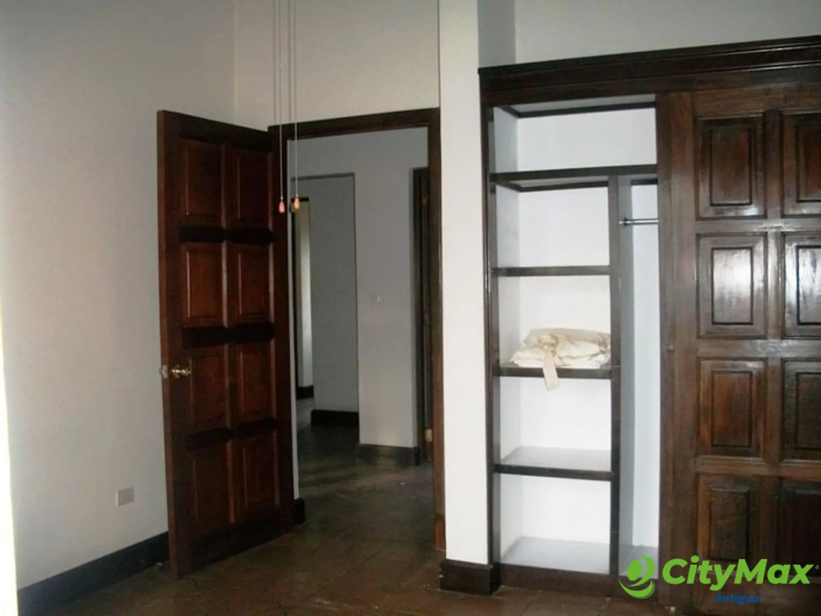 En Venta casa amplia con Jardin en Antigua Guatemala - foto 9