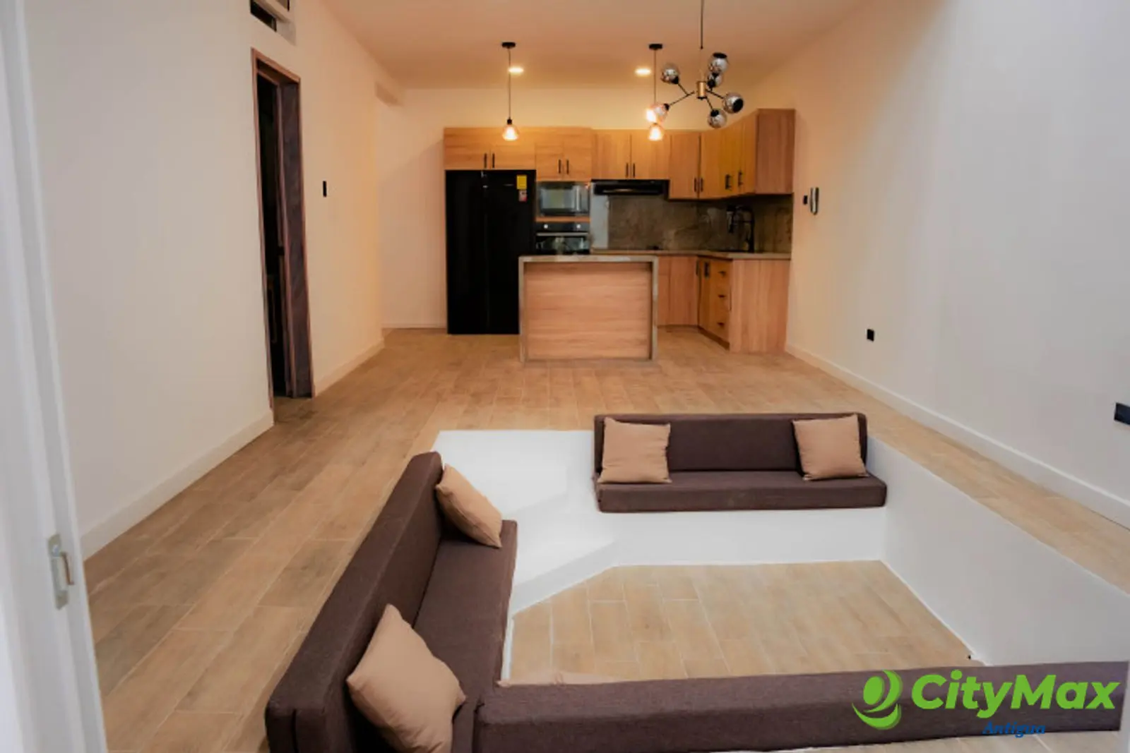 En venta Casa de diseño en Antigua Gardens, Alotenango - foto 3