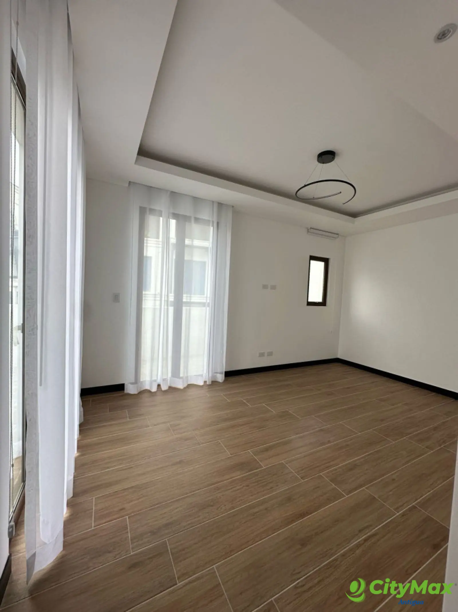 Descubre el lujo en Lirios de Cayalá 3! - foto 9