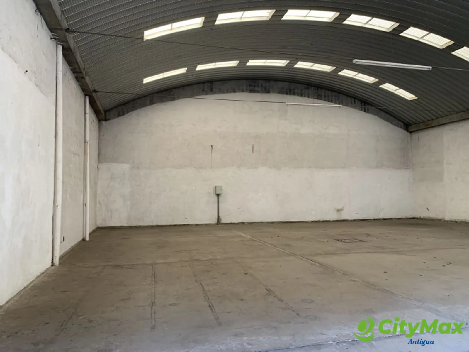 Bodega dentro de complejo en Panorama, Antigua - foto 4