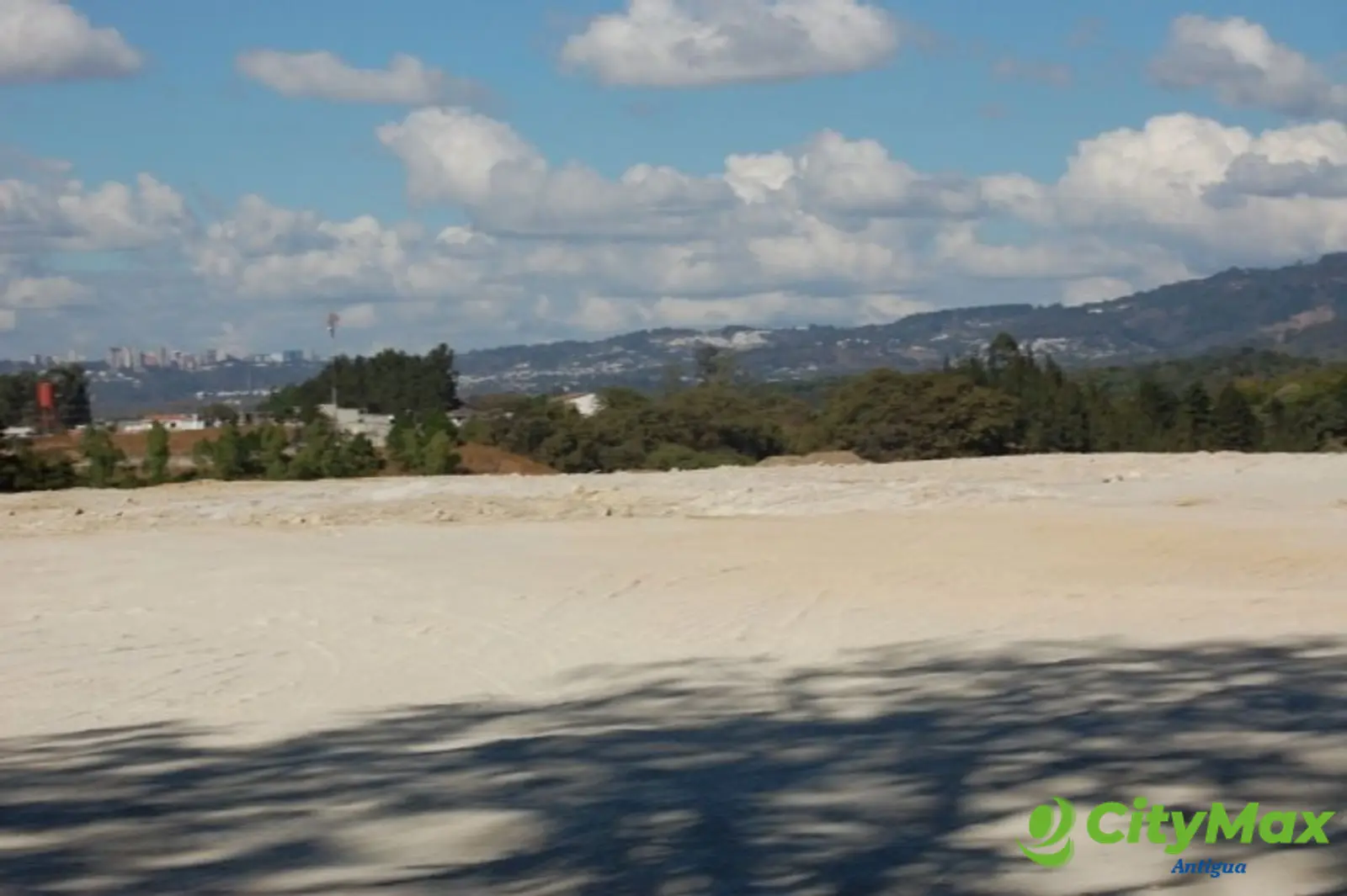 EXCELENTE FINCA EN VENTA SAN MIGUEL PETAPA SUR - foto 3