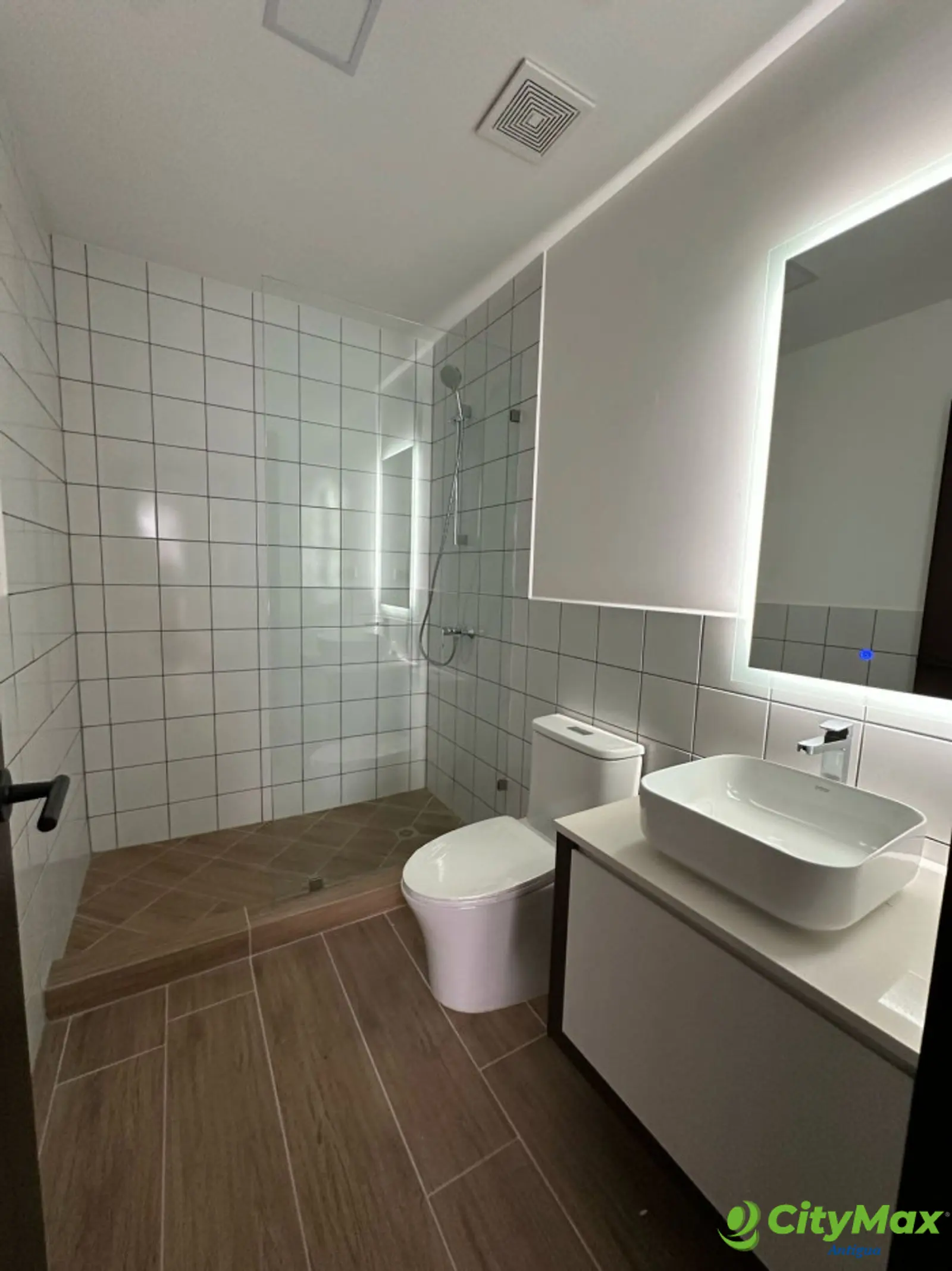 Descubre el lujo en Lirios de Cayalá 3! - foto 6