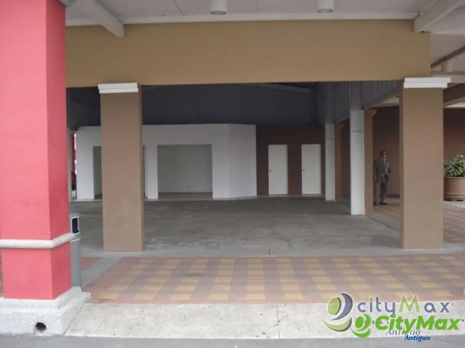 CityMax renta local en plaza comercial de Villa Nueva - foto 4