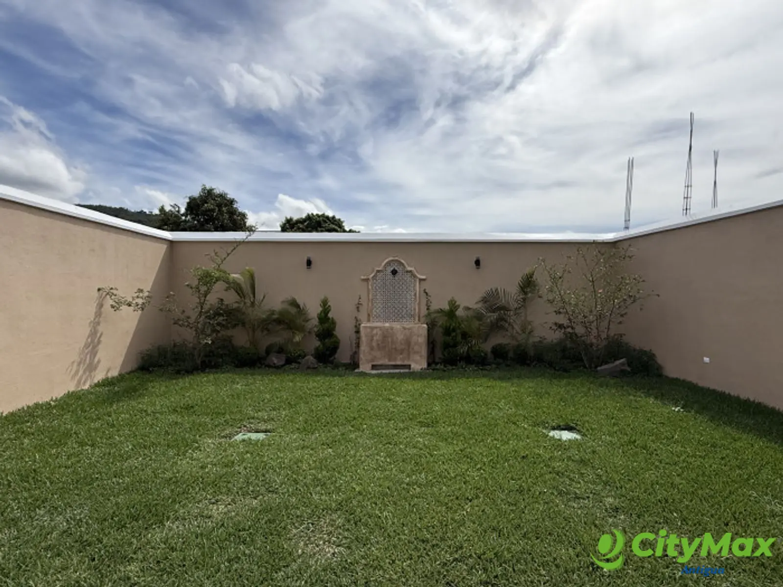 Venta de Casa  Moderna en Condominio San Miguel Dueñas  - foto 12
