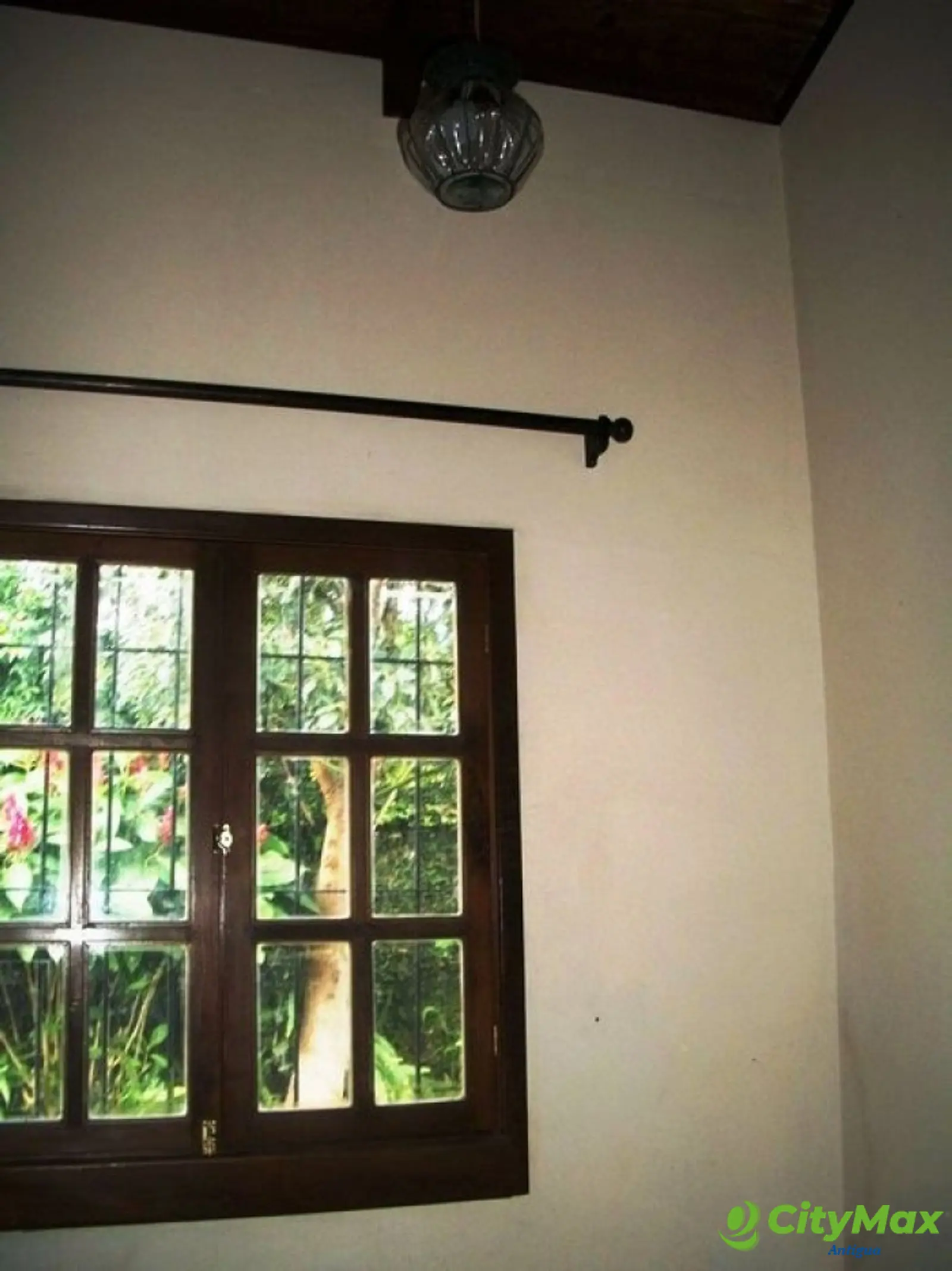 En Venta casa amplia con Jardin en Antigua Guatemala - foto 10