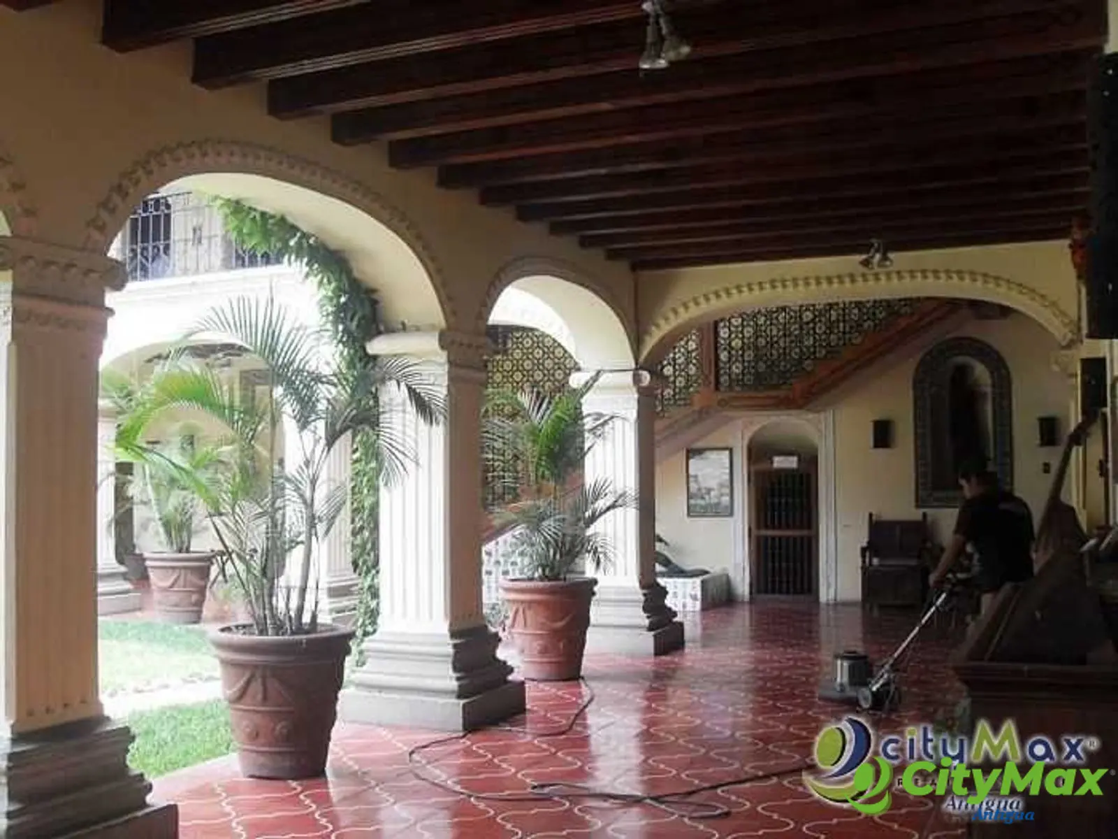LOCAL COMERCIAL EN RENTA EN ANTIGUA GUATEMALA - foto 4