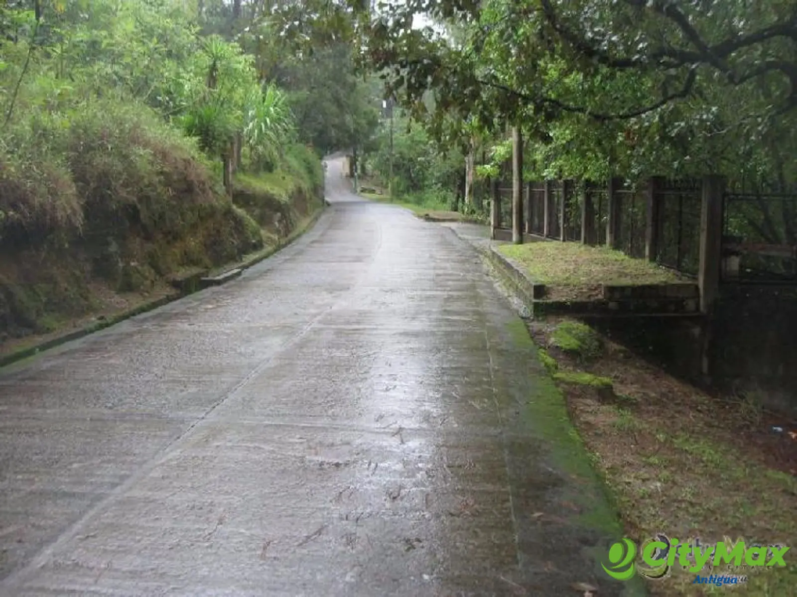 TERRENO EN CONDOMINIO DE SAN JUAN SACATEPÉQUEZ - foto 2